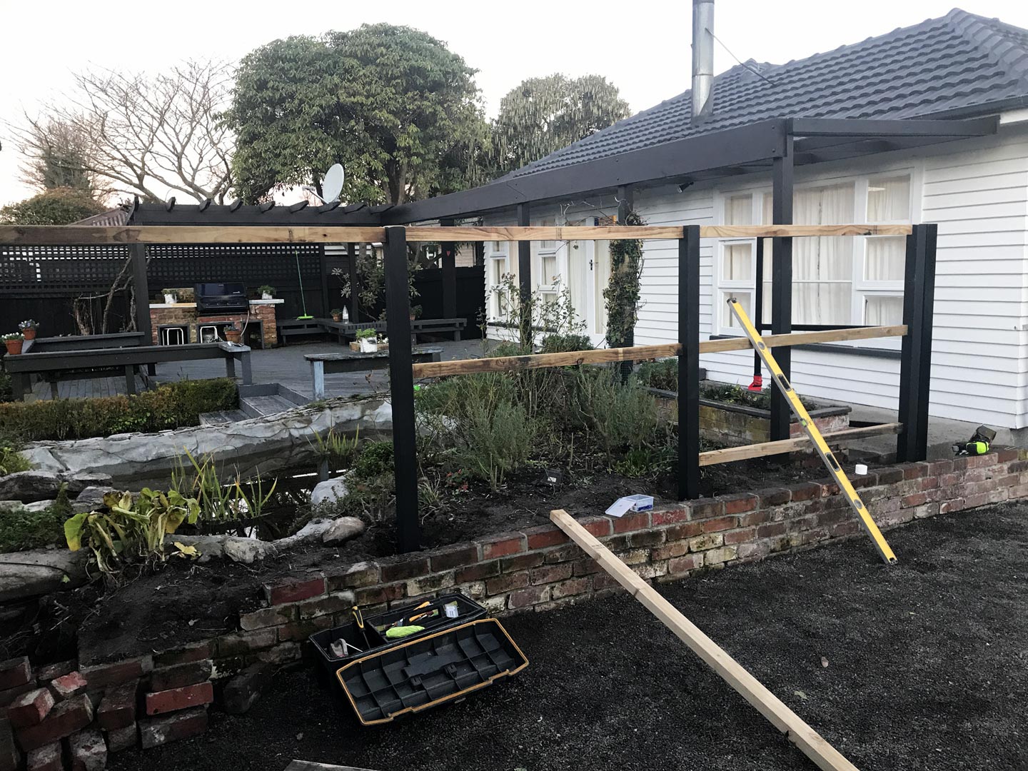  Fence. Fencing. Install  